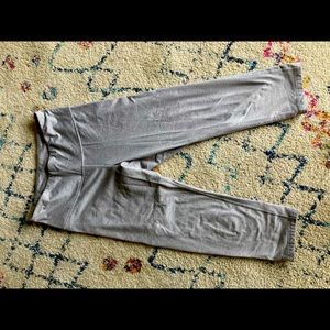Grey cropped heather yoga pants